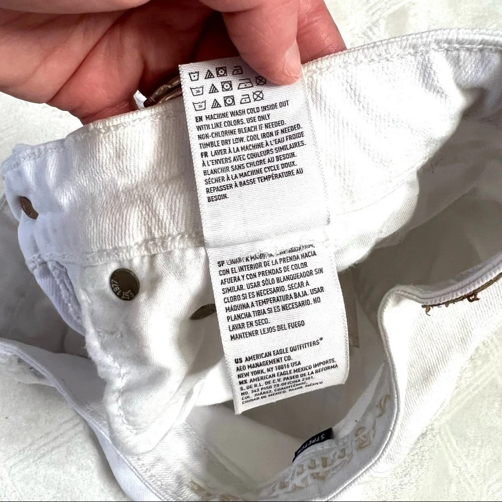 Y2K American Eagle High Rise Distressed Frayed White Denim Jean Mini Skirt Sz 2